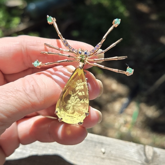 Lemon Quartz floral cut 37karat emerald sapphire & Topaz sterling & rosegold pin - Picture 5 of 9